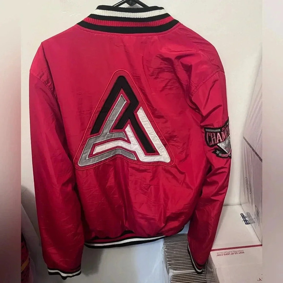 Red & Black “Pyramid “ Jacket - Picture 11 of 12